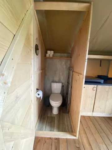 Tente de luxe Safaritent Geitje Met Privé Sanitair *