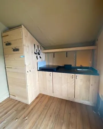 Safaritent Geitje Met Prive Sanitair Οργανωμένο κάμπινγκ *