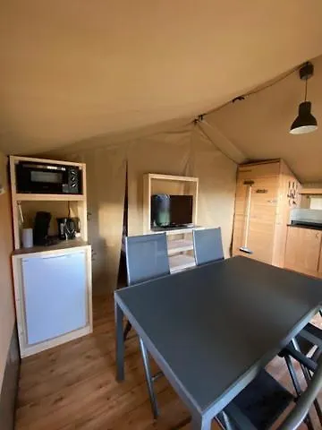 Lüks kamp alanı Safaritent Geitje Met Prive Sanitair